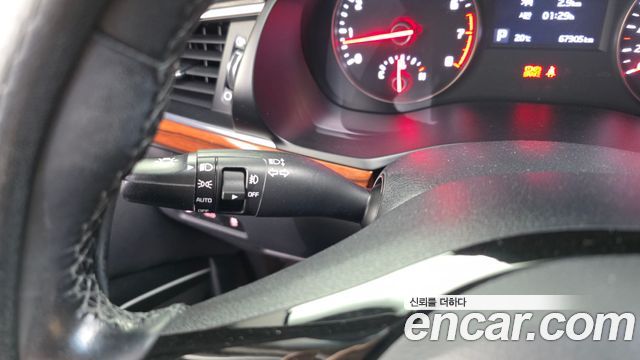 Kia K7 2016 — photo 32