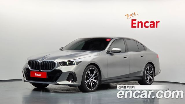 BMW 5-Series 2026 — photo 1