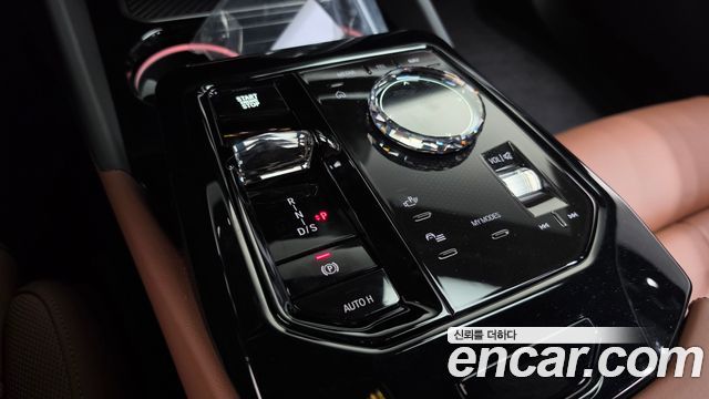 BMW 5-Series 2026 — photo 9