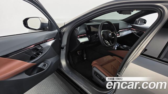 BMW 5-Series 2026 — photo 10
