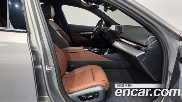 BMW 5-Series 2026 — photo 11