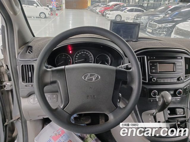 Hyundai Starex 2017 — photo 14