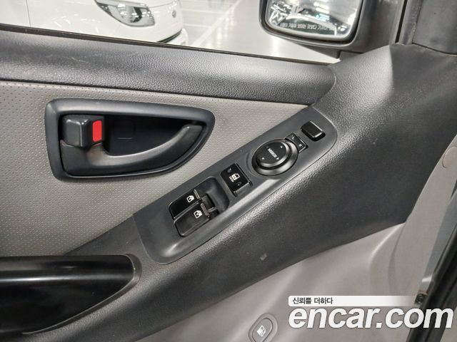 Hyundai Starex 2017 — photo 16
