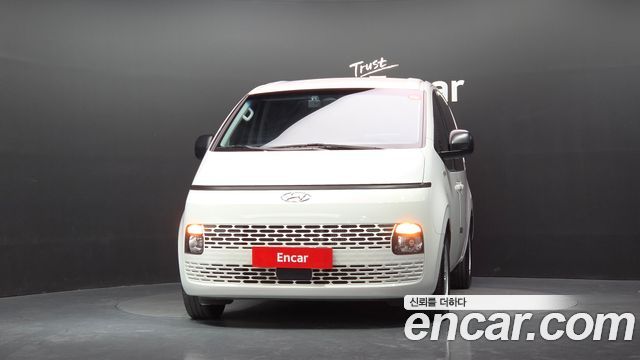 Hyundai Staria 2022 — photo 3