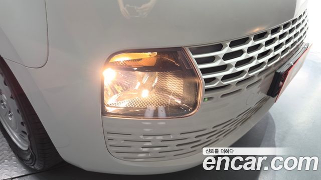 Hyundai Staria 2022 — photo 8