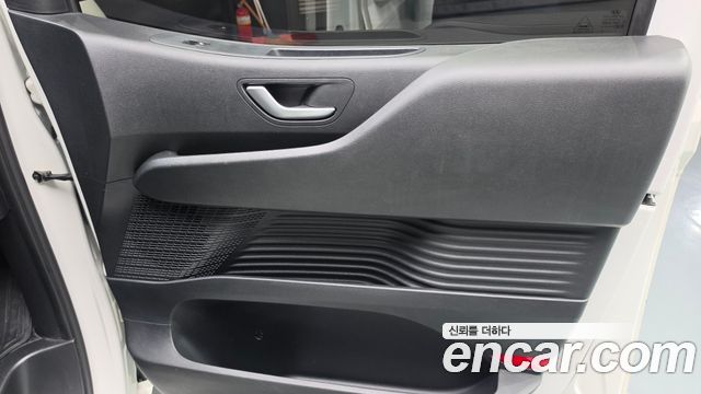 Hyundai Staria 2022 — photo 15