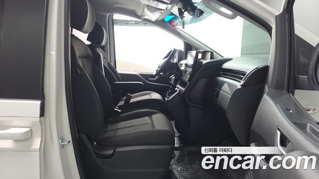 Hyundai Staria 2022 — photo 16