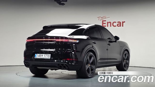 Porsche Cayenne 2025 — photo 2