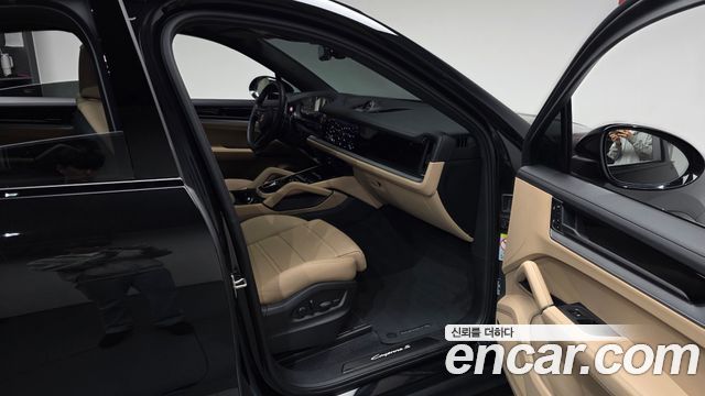 Porsche Cayenne 2025 — photo 17