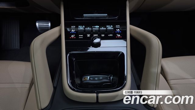 Porsche Cayenne 2025 — photo 24