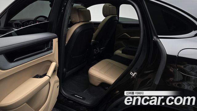 Porsche Cayenne 2025 — photo 16