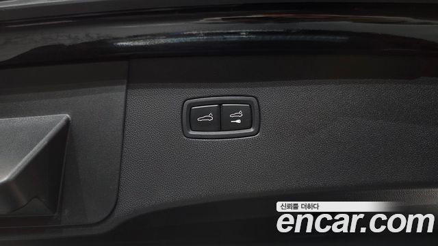 Porsche Cayenne 2025 — photo 37