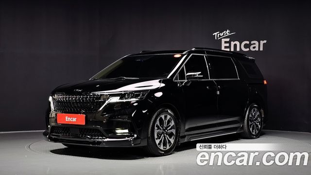 Kia Canival 2023 — photo 1