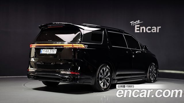 Kia Canival 2023 — photo 2
