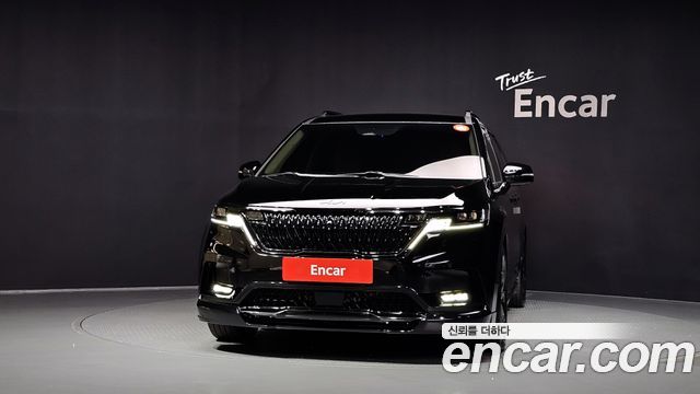 Kia Canival 2023 — photo 3