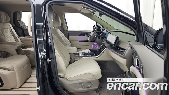 Kia Canival 2023 — photo 17