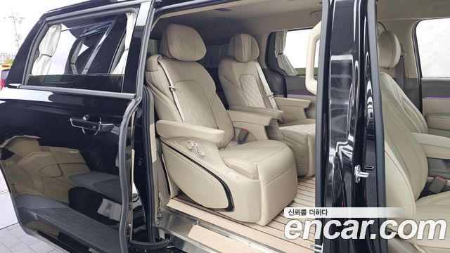 Kia Canival 2023 — photo 18