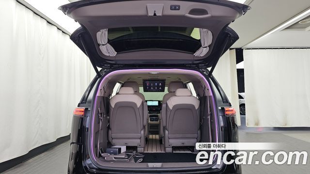 Kia Canival 2023 — photo 26