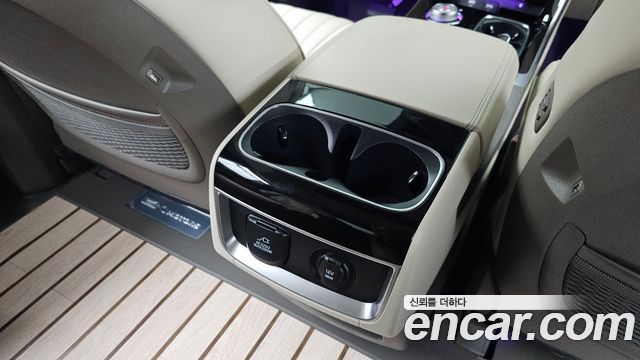 Kia Canival 2023 — photo 32