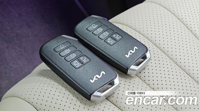 Kia Canival 2023 — photo 33