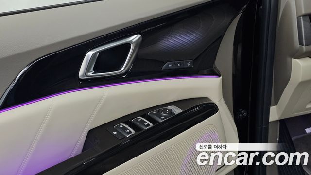 Kia Canival 2023 — photo 38
