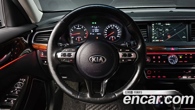 Kia K7 2016 — photo 18