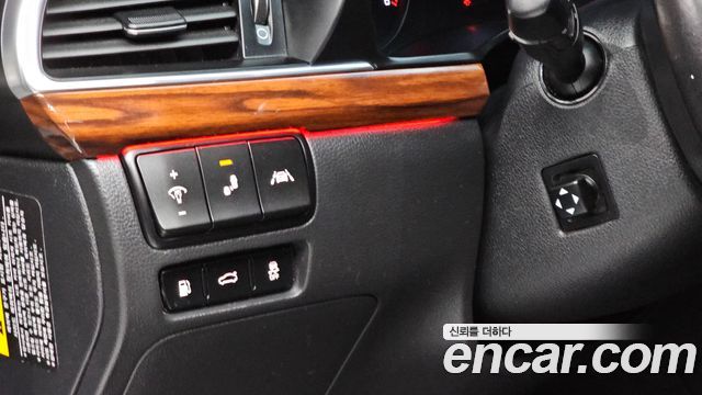 Kia K7 2016 — photo 19