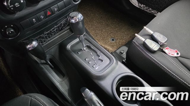 Jeep Wrangler 2016 — photo 9