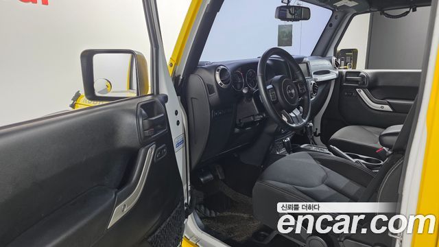 Jeep Wrangler 2016 — photo 10