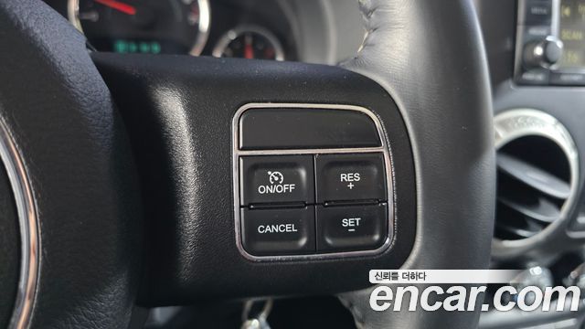 Jeep Wrangler 2016 — photo 13
