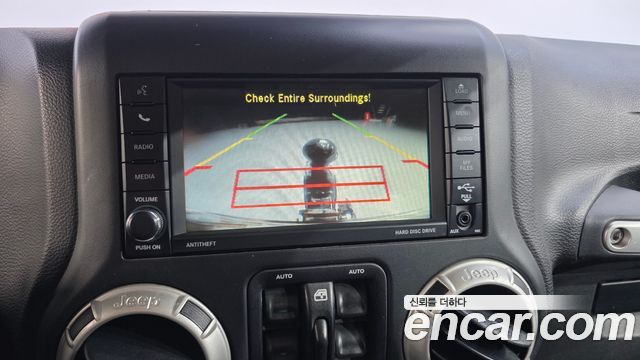 Jeep Wrangler 2016 — photo 15