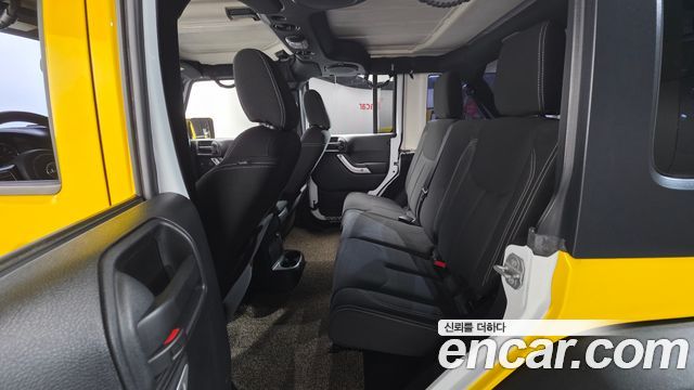 Jeep Wrangler 2016 — photo 17