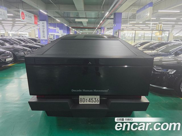 Tesla Cybertruck 2026 — photo 4