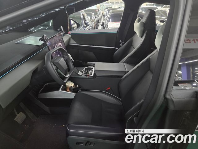 Tesla Cybertruck 2026 — photo 5