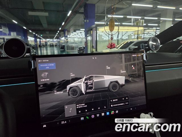 Tesla Cybertruck 2026 — photo 8