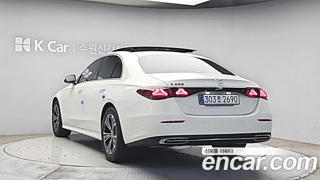Mercedes-Benz E-Class 2025 — photo 2
