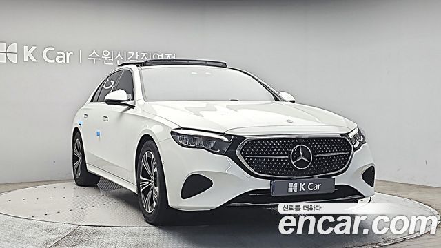 Mercedes-Benz E-Class 2025 — photo 3