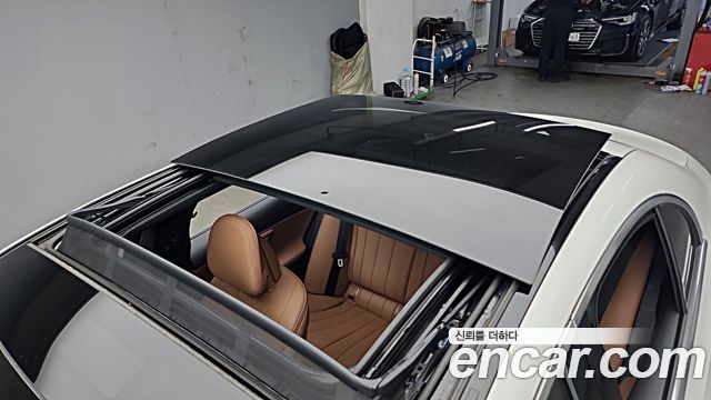 Mercedes-Benz E-Class 2025 — photo 5