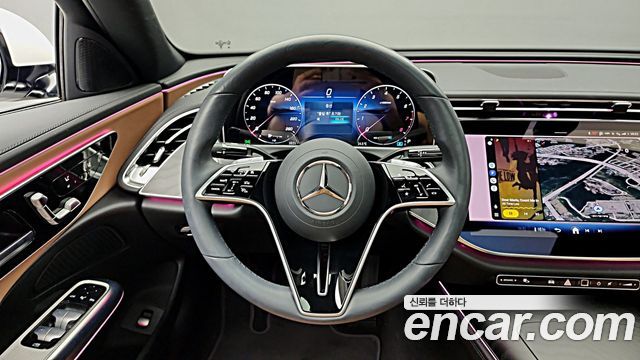 Mercedes-Benz E-Class 2025 — photo 7