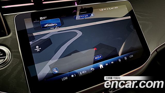 Mercedes-Benz E-Class 2025 — photo 14