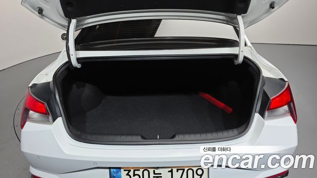 Hyundai AVANTE 2021 — photo 20