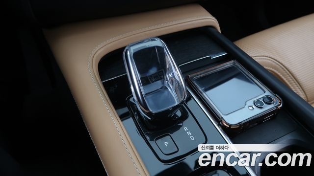Volvo XC90 2021 — photo 9
