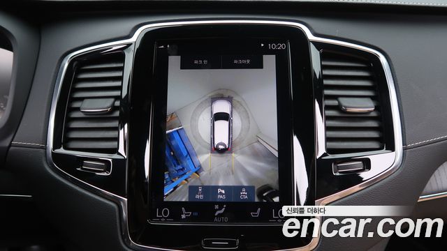 Volvo XC90 2021 — photo 16