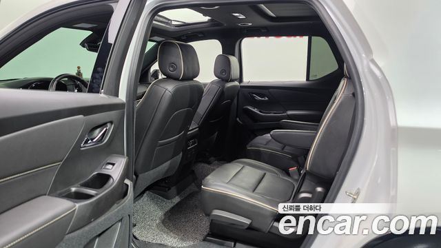 Chevrolet Korea Traverse 2022 — photo 11