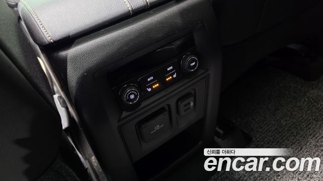 Chevrolet Korea Traverse 2022 — photo 17