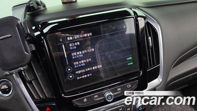 Chevrolet Korea Traverse 2022 — photo 19