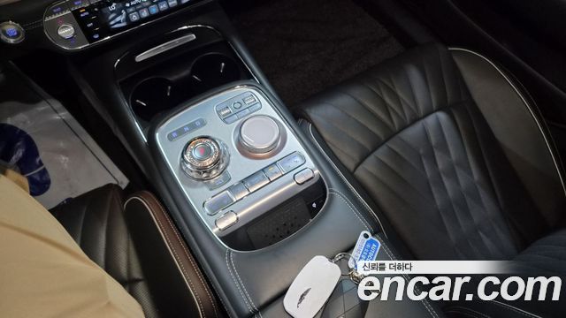 Genesis G90 2023 — photo 9