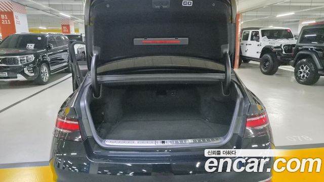Genesis G90 2023 — photo 13