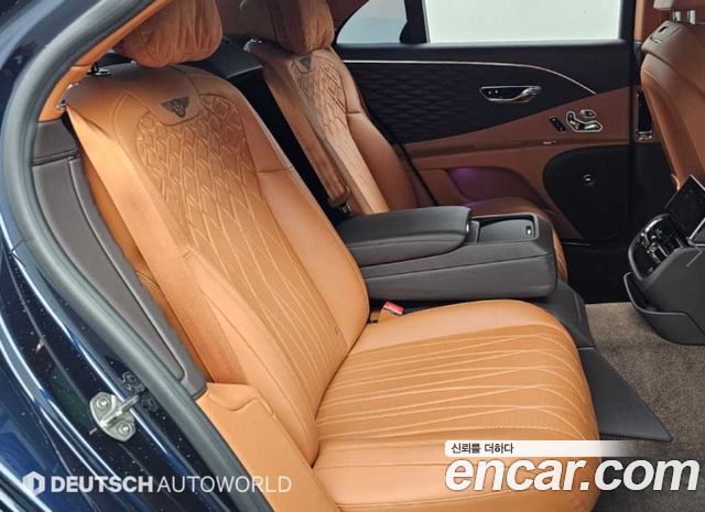 Bentley Flying Spur 2021 — photo 12
