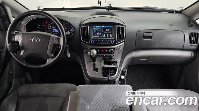 Hyundai Starex 2017 — photo 10